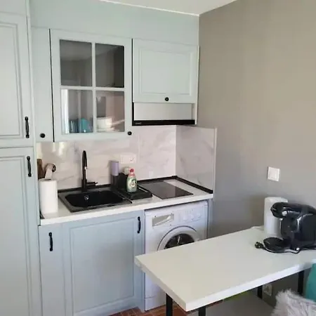 Sun Apartment *