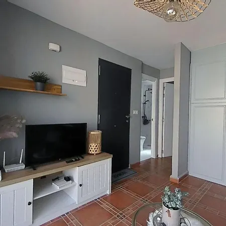 Sun Apartment *